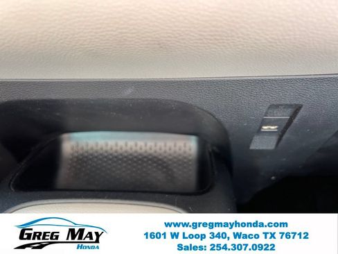 Used 2022 Toyota Corolla LE FWD image 29