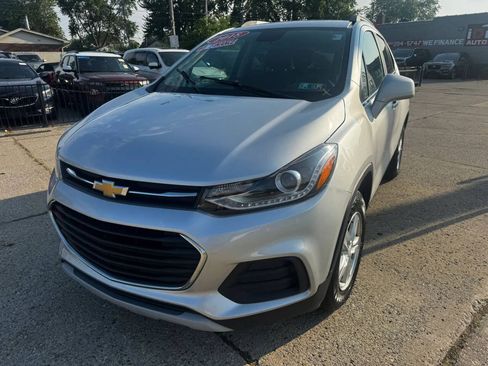 Used 2018 Chevrolet Trax LT w/ LT Convenience Package AWD/4WD image 5