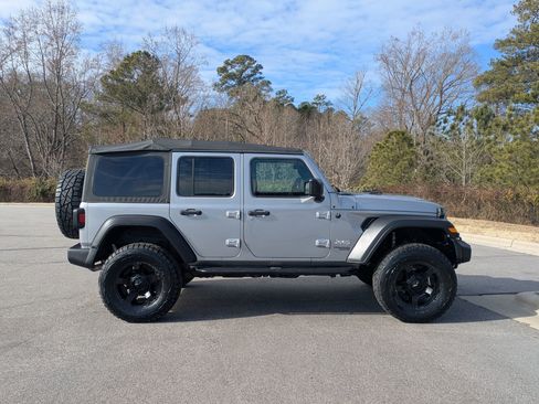 Used 2021 Jeep Wrangler Unlimited Sport image 4