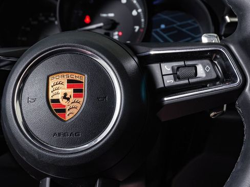 Certified 2026 Porsche Macan AWD/4WD image 19