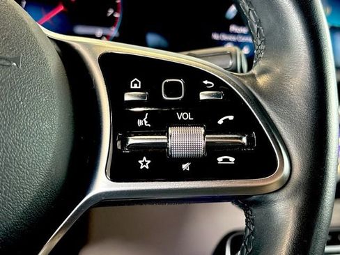 Used 2023 Mercedes-Benz GLB 250 image 22