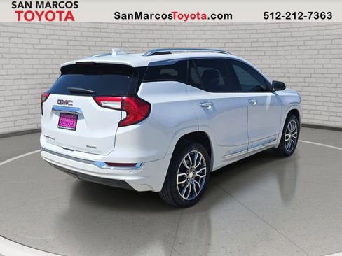 Used 2024 GMC Terrain Denali w/ Denali Premium Package AWD/4WD image 6