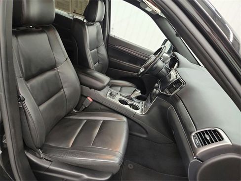 Used 2021 Jeep Grand Cherokee Limited image 38