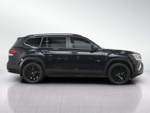 Used 2024 Volkswagen Atlas SE w/ Black Wheel Package AWD/4WD image 6
