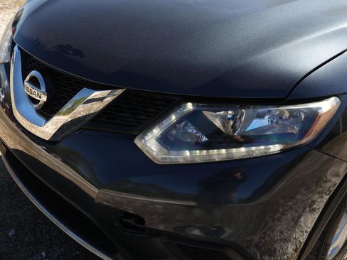 Used 2016 Nissan Rogue SV image 29