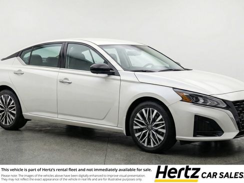 Used 2025 Nissan Altima 2.5 SV FWD image 1