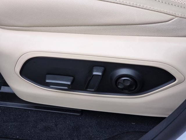 New 2026 Jeep Grand Cherokee Limited w/ Luxury Tech Group II RWD image 15