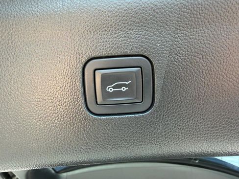 Used 2019 Buick Enclave Essence w/ Trailering Package, 5000 lbs. AWD/4WD image 7