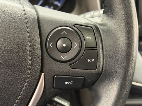 Used 2017 Toyota RAV4 XLE AWD/4WD image 25