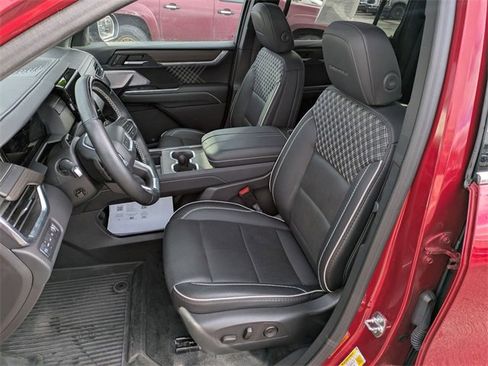 Used 2024 GMC Acadia Denali w/ Super Cruise Package image 7