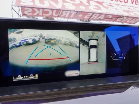 Used 2020 Lexus LX 570 4WD w/ 3rd Row & Luxury Pkg image 20