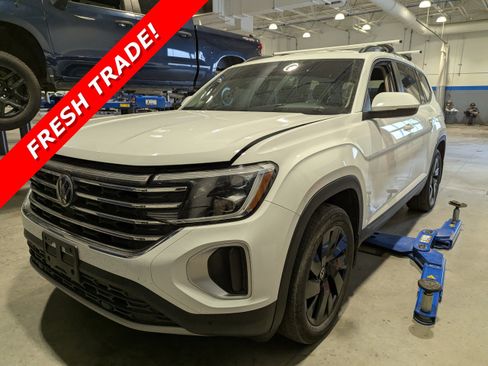 Used 2024 Volkswagen Atlas SE AWD/4WD image 1