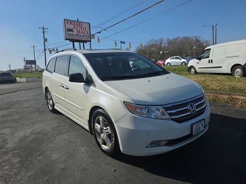 Used 2013 Honda Odyssey Touring image 3