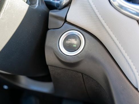 Used 2021 Chevrolet Equinox Premier image 26