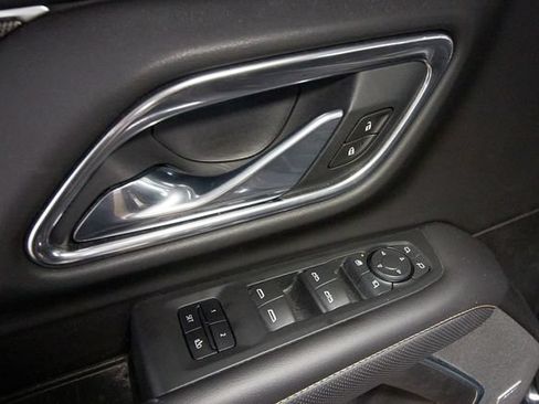 Used 2021 GMC Yukon XL AT4 w/ AT4 Premium Plus Package AWD/4WD image 23