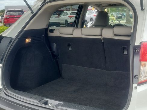 Used 2021 Honda HR-V EX-L image 11