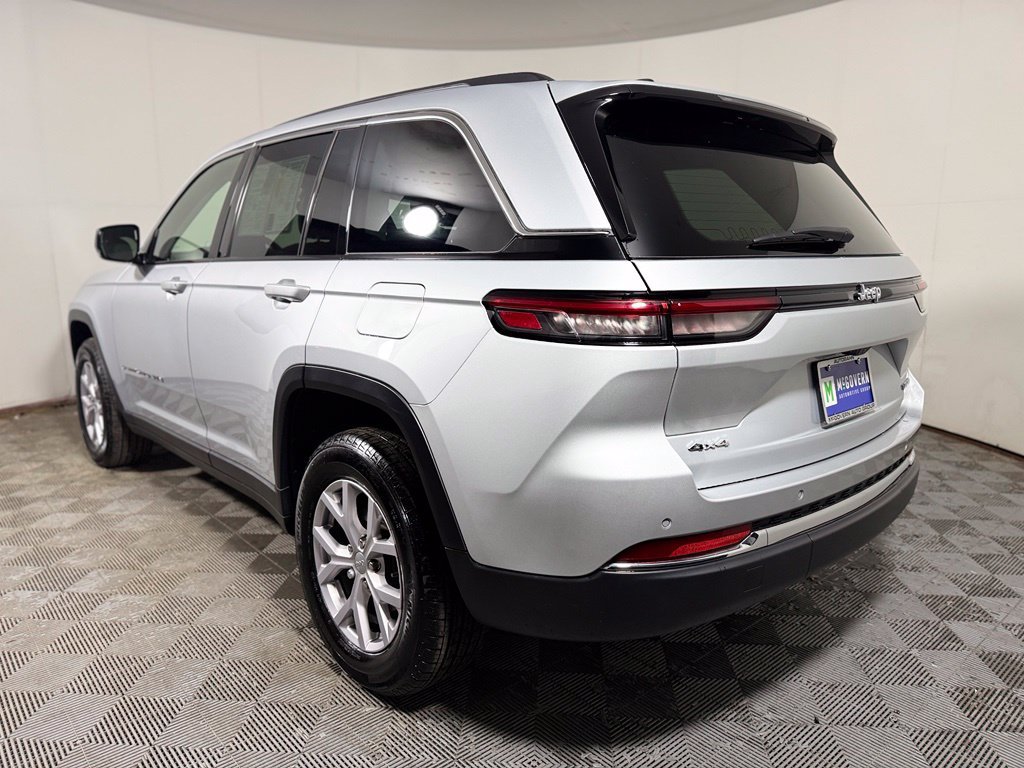 Used 2022 Jeep Grand Cherokee Limited AWD/4WD image 4