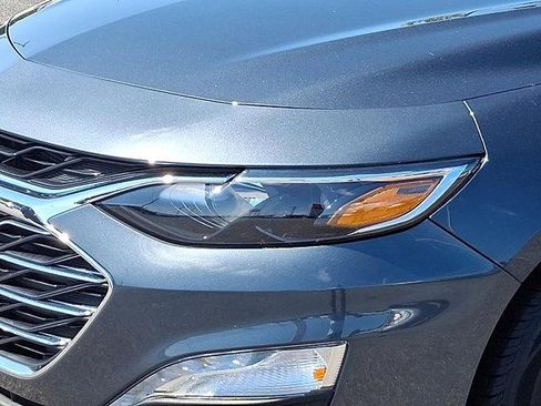 Used 2020 Chevrolet Malibu LT w/ Leather Package image 9