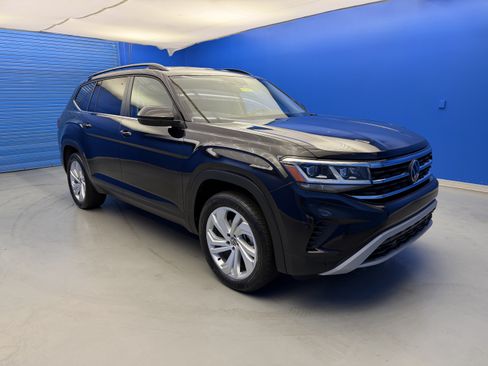 Used 2023 Volkswagen Atlas SE AWD/4WD image 2
