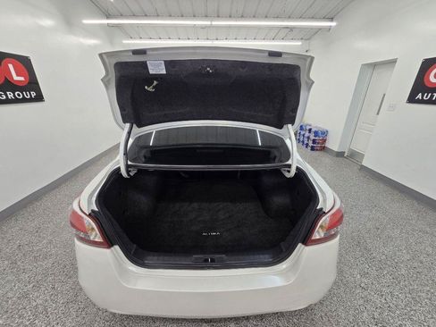 Used 2013 Nissan Altima 3.5 SL FWD image 18