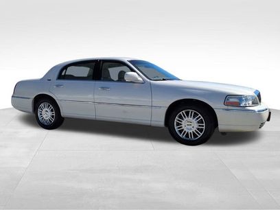 Used 2007 Lincoln Town Car Signature Limited