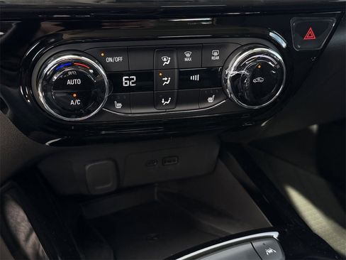 New 2026 Chevrolet Trax ACTIV w/ Sunroof Package image 17