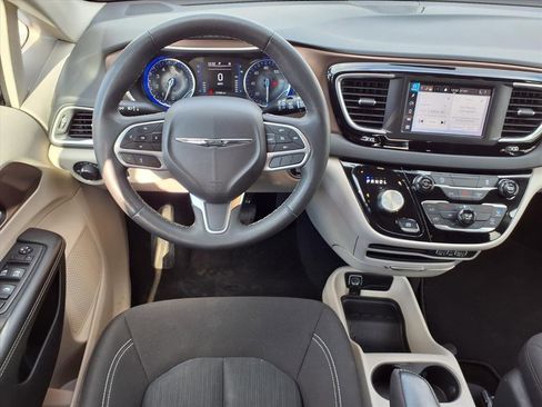 Certified 2024 Chrysler Voyager LX image 35