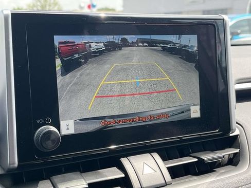 Used 2025 Toyota RAV4 LE AWD/4WD image 29