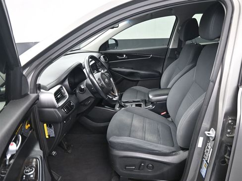 Used 2017 Kia Sorento LX w/ LX Convenience Package FWD image 11