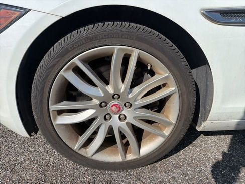 Used 2016 Jaguar XF Prestige image 13