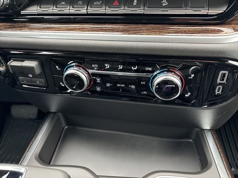 New 2026 GMC Sierra 1500 Elevation w/ Preferred Package AWD/4WD image 18