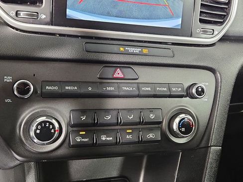 Certified 2022 Kia Sportage LX image 21