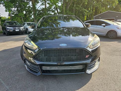 Used 2018 Ford Focus ST FWD image 2