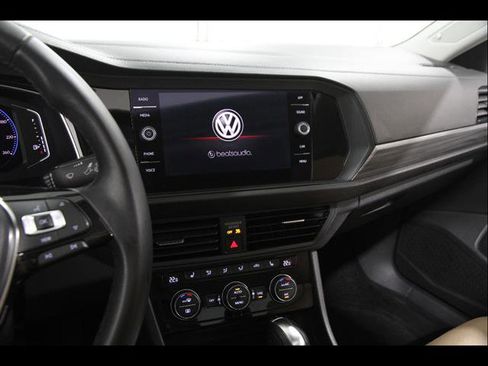 Used 2019 Volkswagen Jetta SEL image 9