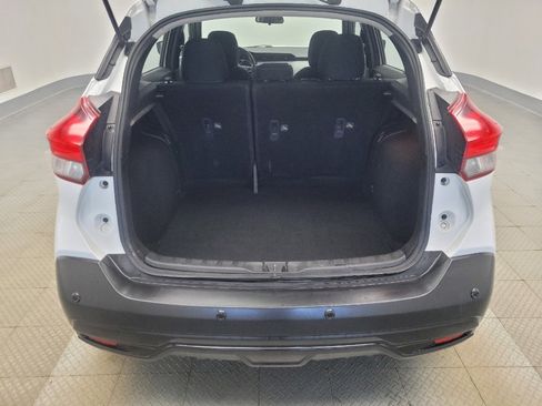 Used 2020 Nissan Kicks S image 29