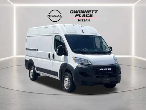 Used 2025 RAM ProMaster 2500 w/ Convenience Group FWD image 28