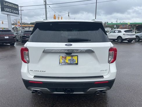 Used 2023 Ford Explorer Platinum w/ Technology Package AWD/4WD image 7