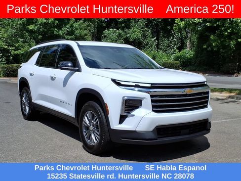 New 2026 Chevrolet Traverse LT w/ Driver Confidence Package FWD image 1