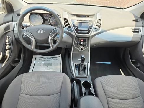 Used 2015 Hyundai Elantra SE w/ Option Group 02 FWD image 10