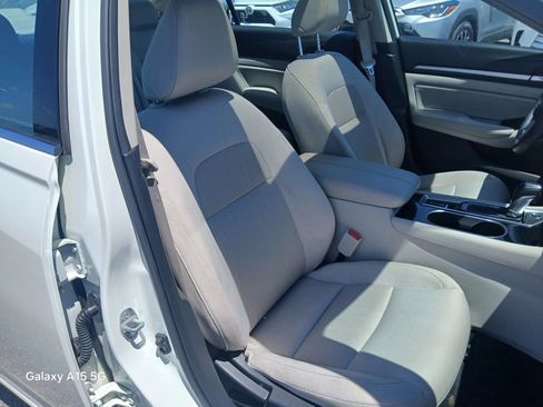 Used 2020 Nissan Altima 2.5 SV FWD image 21