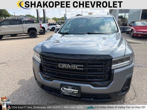 Used 2022 GMC Acadia SLT w/ Elevation Edition AWD/4WD image 2