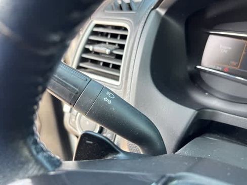 Used 2017 Ford Explorer XLT w/ Equipment Group 202A image 15