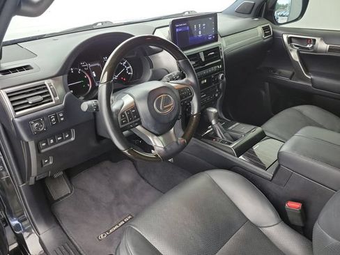 Used 2022 Lexus GX 460 Luxury w/ Accessory Package AWD/4WD image 18