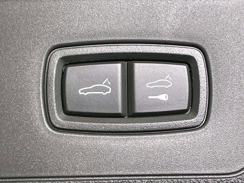 Used 2025 Porsche Panamera GTS image 21