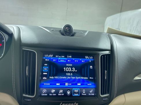 Used 2020 Maserati Levante GranLusso image 24