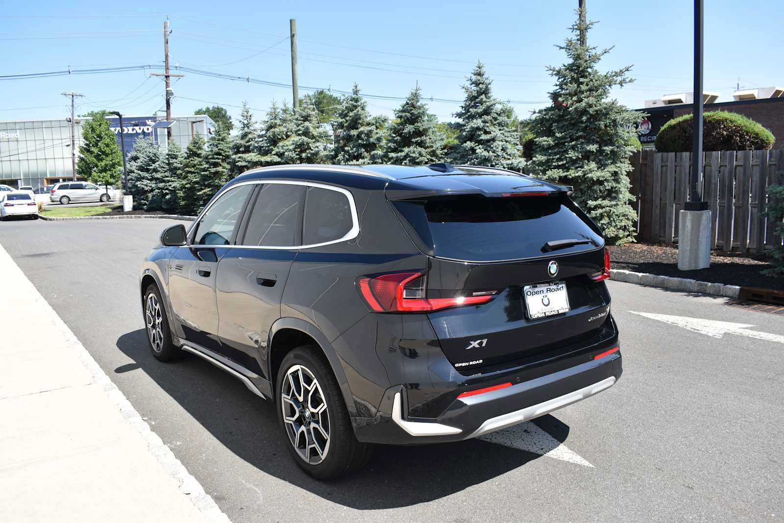 Used 2025 BMW X1 xDrive28i w/ Convenience Package AWD/4WD image 8