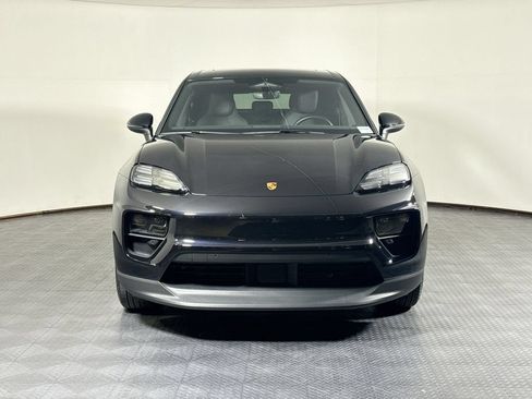 Certified 2025 Porsche Macan Electric RWD image 10
