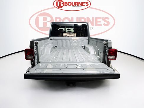 Used 2022 Jeep Gladiator Sport image 22