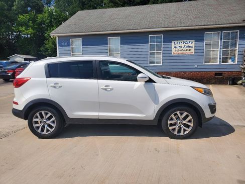 Used 2015 Kia Sportage LX FWD image 4