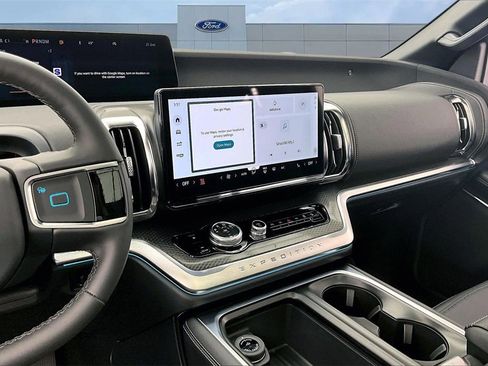 New 2026 Ford Expedition Platinum w/ Stealth Performance Package image 6